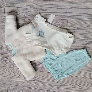 ✨️5/$25 ✨️Baby Girl Adorable 3 PC outfit